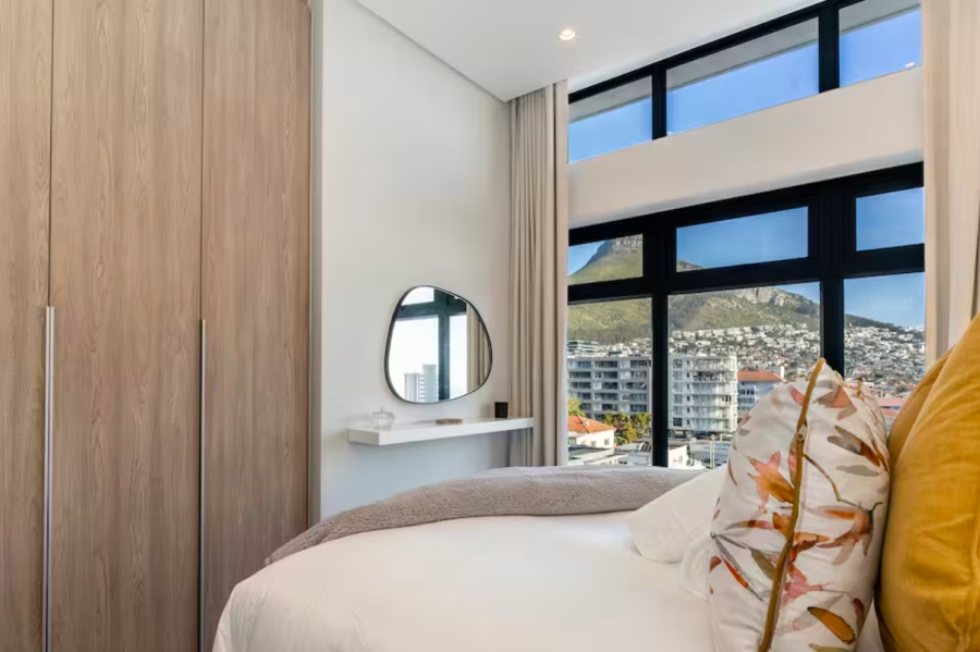 2 Bedroom Property for Sale in Sea Point Western Cape